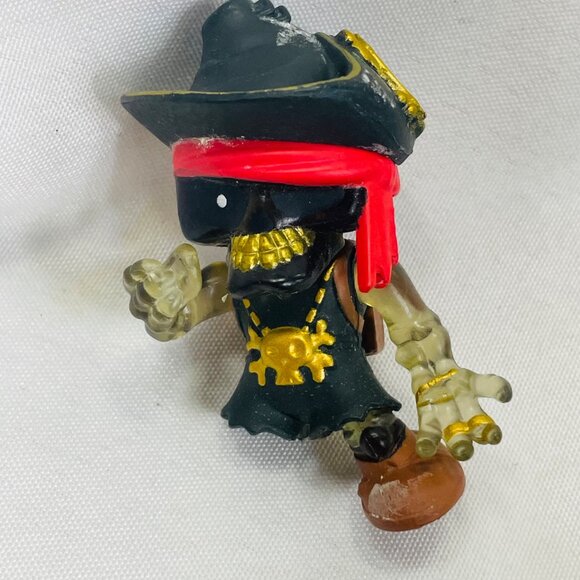 3 Treasure x Pirate Toys Missing limbs collectable - Picture 7 of 11